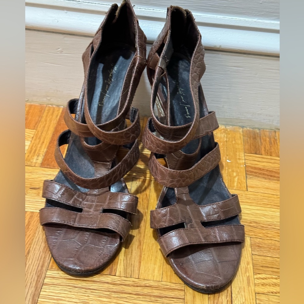 Elizabeth and James Wedge Sandals sz 8.5